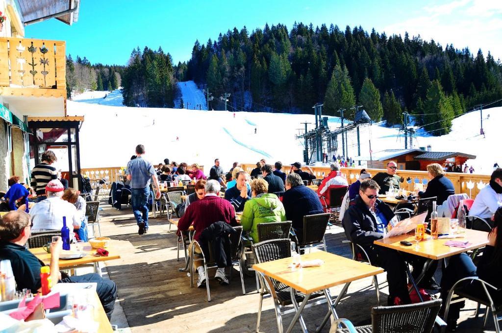 Hotel Restaurant La Darbella Les Rousses Zewnętrze zdjęcie