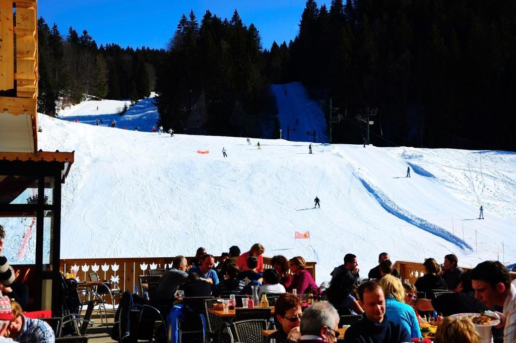 Hotel Restaurant La Darbella Les Rousses Zewnętrze zdjęcie